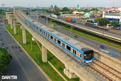 Nghi vấn kẻ vẽ bậy ở metro số 1 TPHCM là người nước ngoài