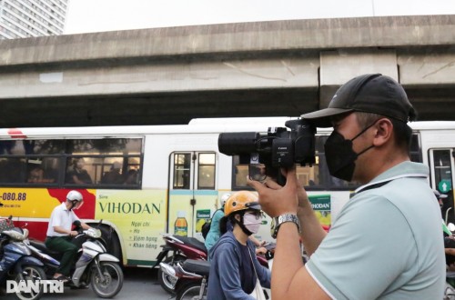 CSGT in ảnh ngay tại chốt, chứng minh lỗi vi phạm của tài xế