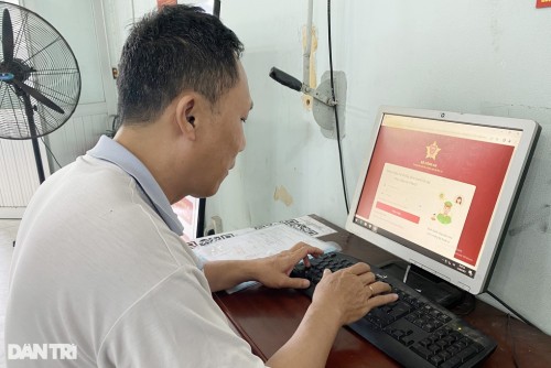 Chưa rõ quy định, người dân TPHCM trần ai đi làm biển số định danh