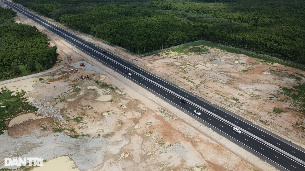 Bất cập, hiểm nguy trên cao tốc 5 không